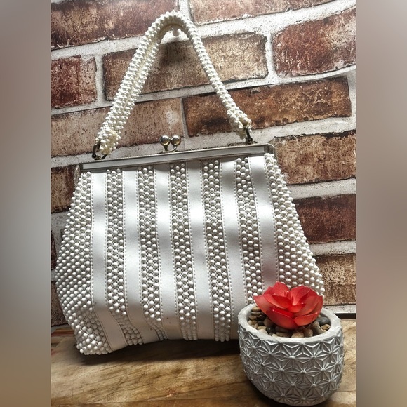 Lumured Accessories - Vintage Lumured  1950s Ivory Beaded Leather Top Handle Handbag Purse